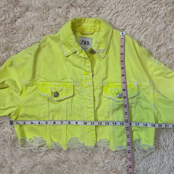 Zara Women’s Neon Green yellow Denim Distressed Crop Jeans Jacket Size XS - Picture 5 of 8